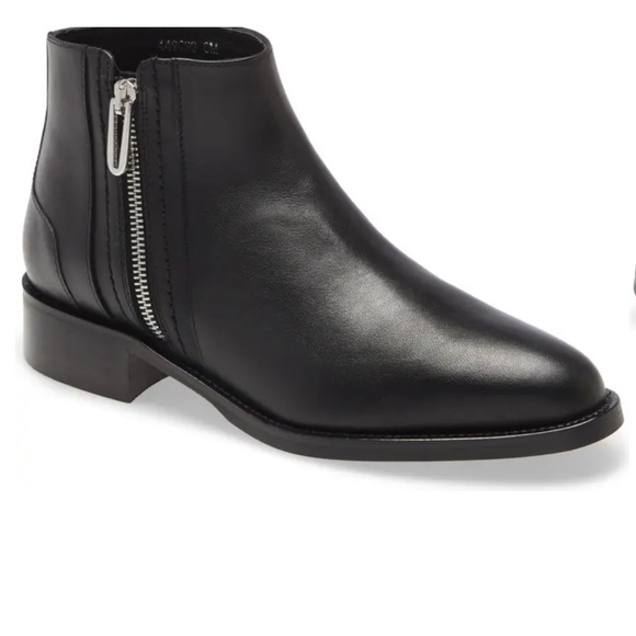 - AQUATALIA Nadie Black leather Waterproof booties size7.5 like New